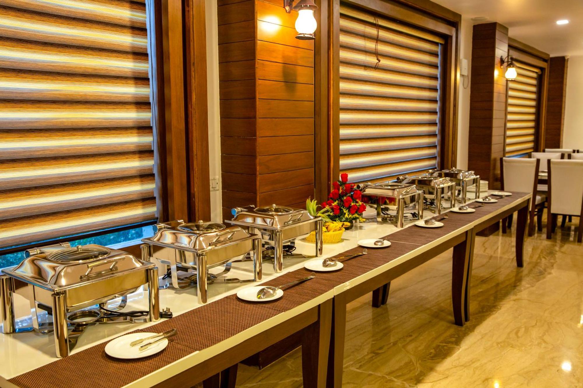 Spree Hotel Agra - Walking Distance To Tajmahal Bagian luar foto