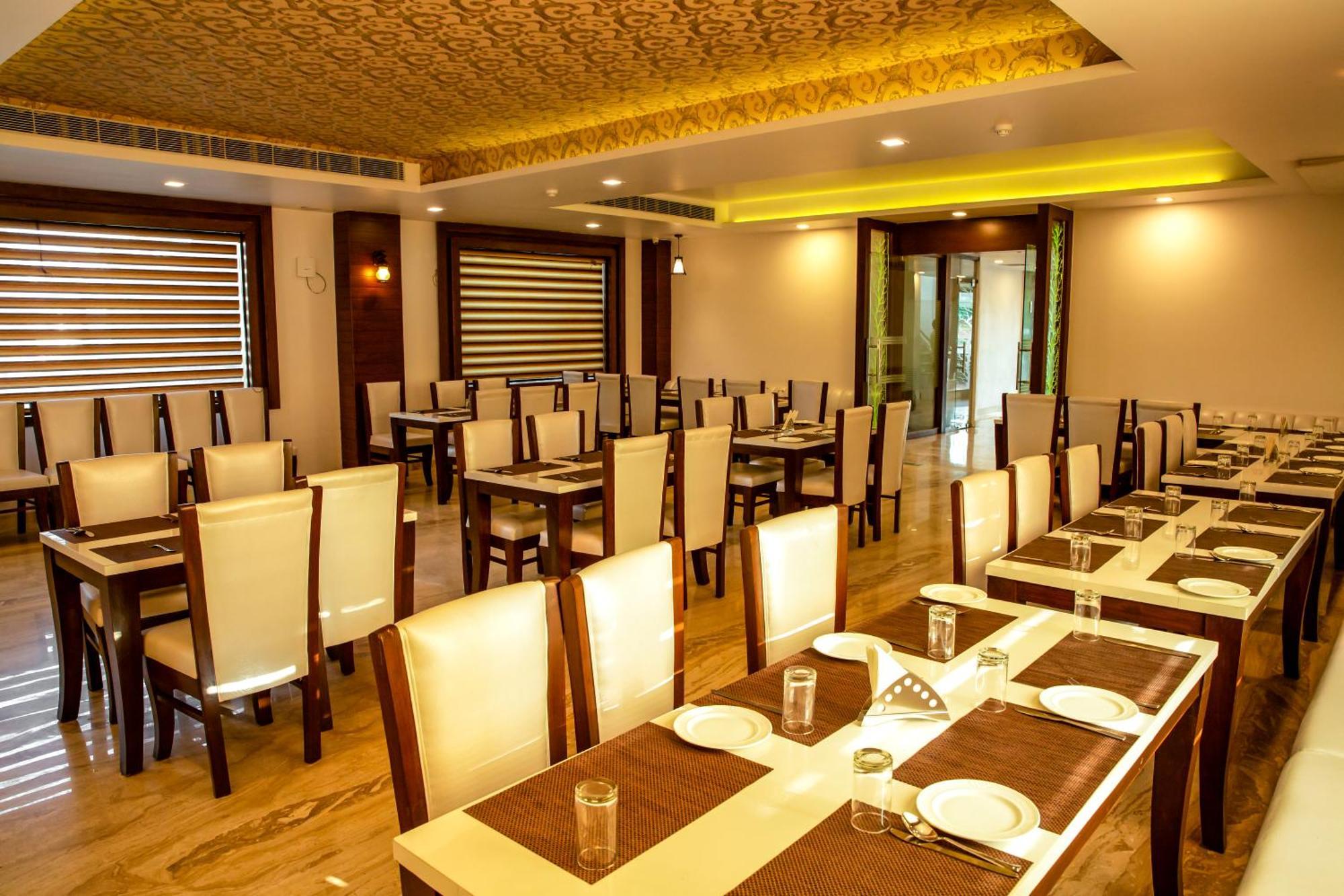 Spree Hotel Agra - Walking Distance To Tajmahal Bagian luar foto
