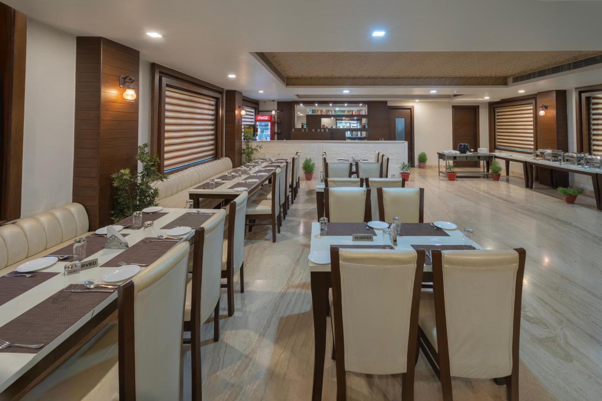 Spree Hotel Agra - Walking Distance To Tajmahal Bagian luar foto