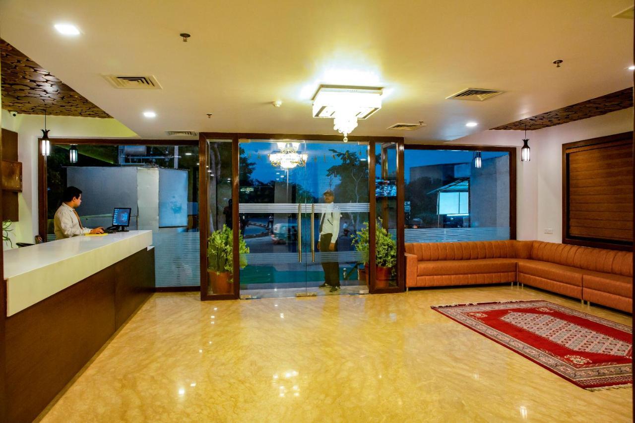 Spree Hotel Agra - Walking Distance To Tajmahal Bagian luar foto